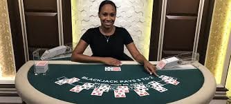 Pengguna menerapkan prinsip responsible gaming saat bermain live casino